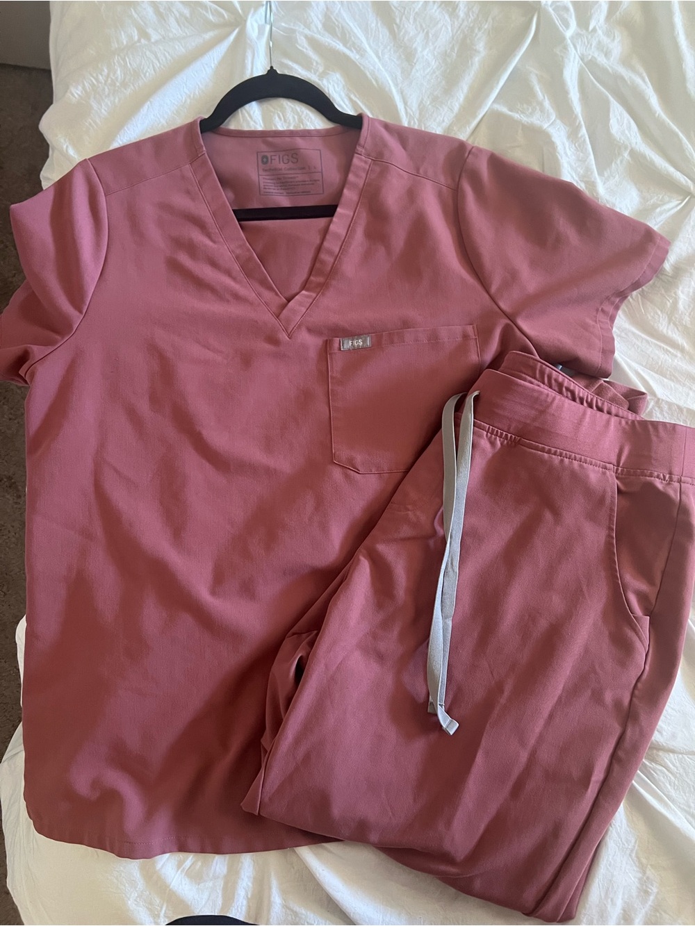 Figs Mauve Scrub Top & Jogger Set